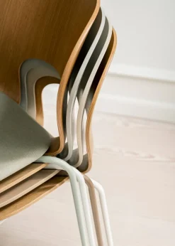 Ø Chair