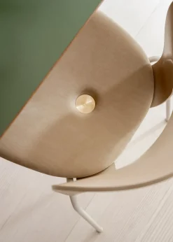 Ø Chair