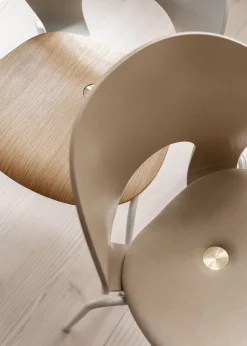 Ø Chair