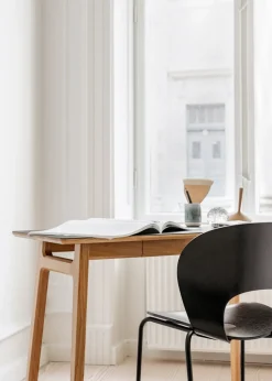 Ø Chair