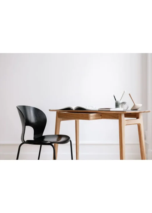 Ø Chair
