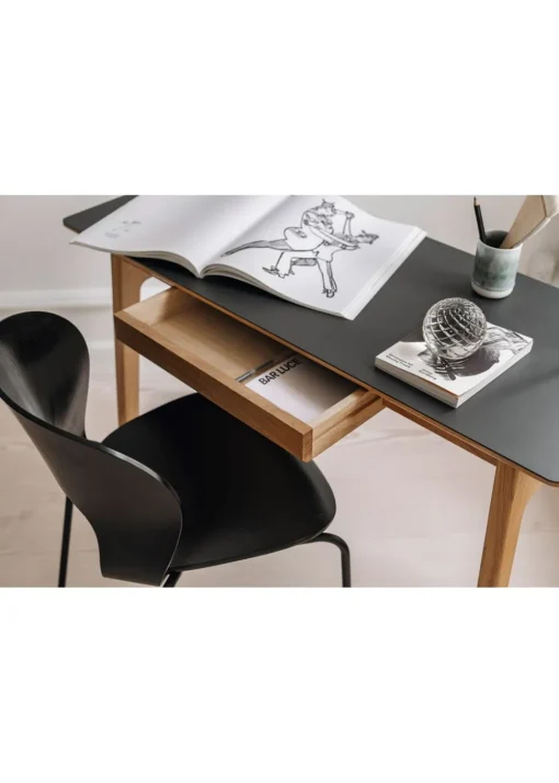 Ø Chair