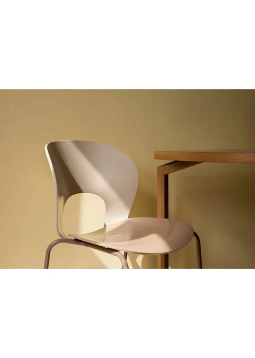 Ø Chair