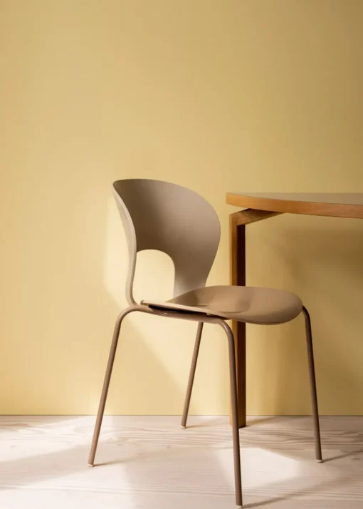 Ø Chair