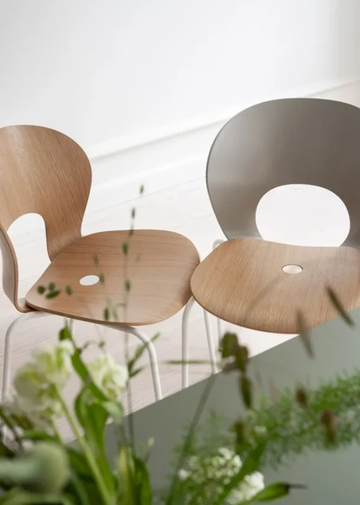 Ø Chair