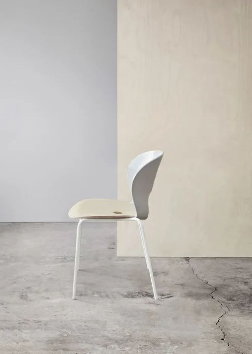 Ø Chair