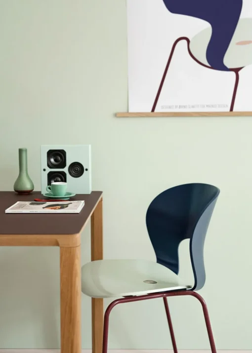 Ø Chair
