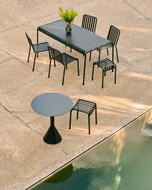 1 Palissade Bord, 2 Palissade Chair og 1 Palissade Bench