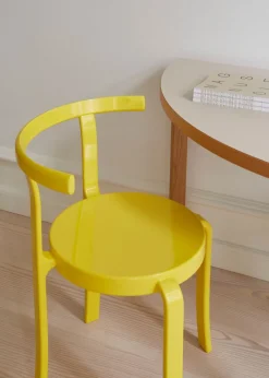 8000 Series Chair