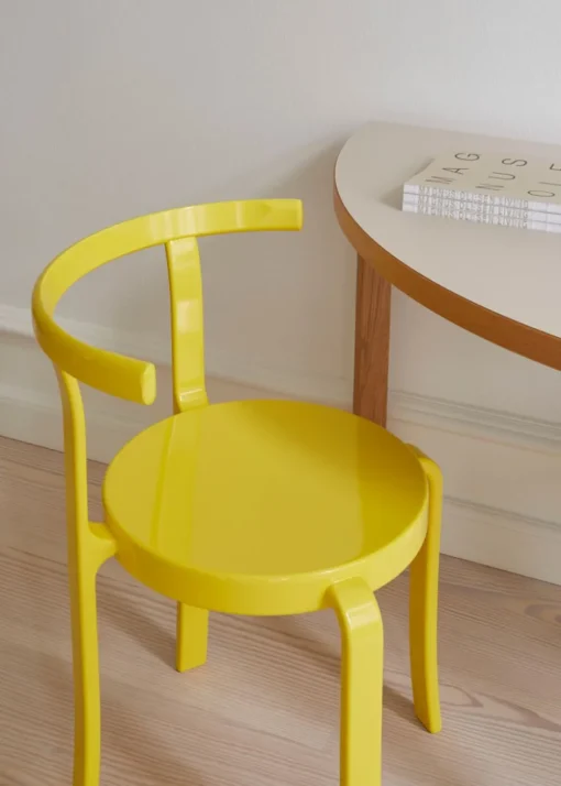 8000 Series Chair