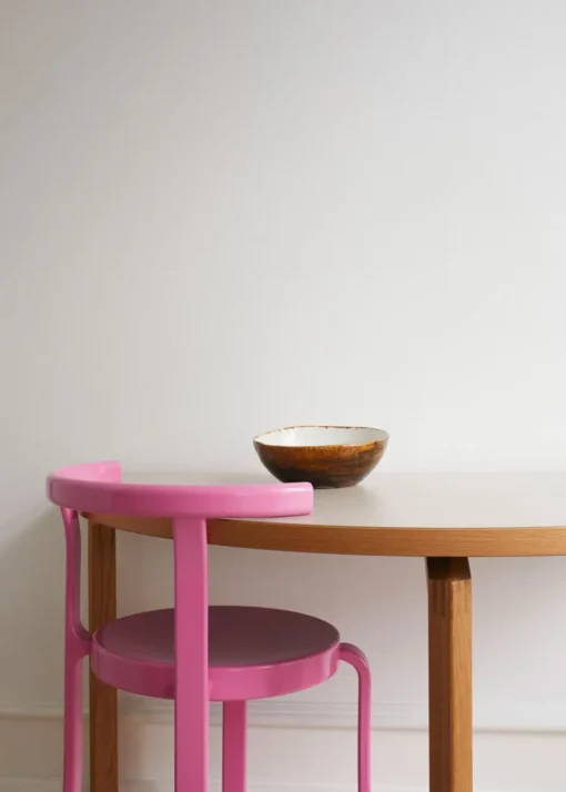 8000 Series Chair