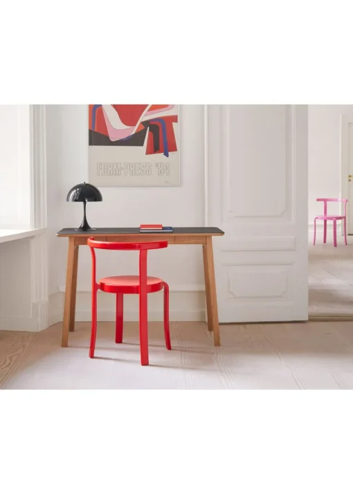 8000 Series Chair