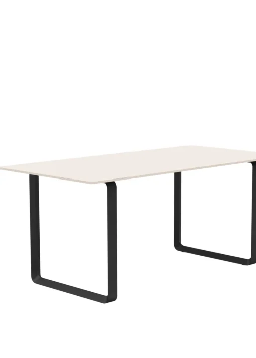 70/70 Table