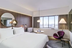 Accent Oval Lounge Table