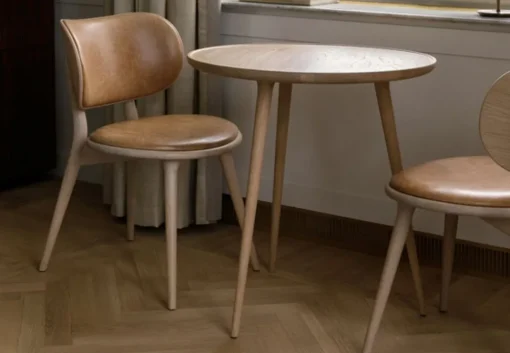 Accent Oval Lounge Table