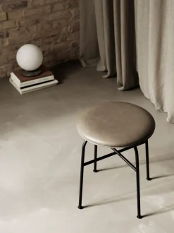 Afteroom / Stool