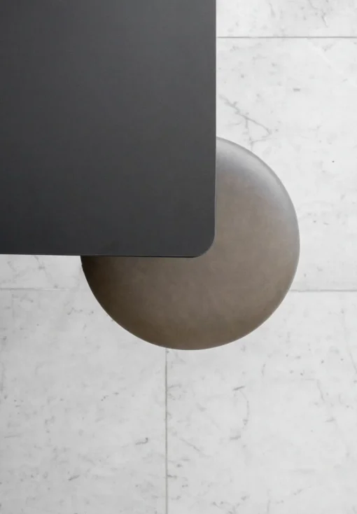 Afteroom / Stool