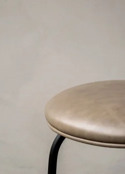 Afteroom / Stool