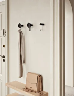 Around Wall Hanger