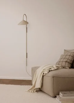 Arum Wall Lamp / Swivel