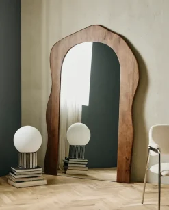 Attila Mirror