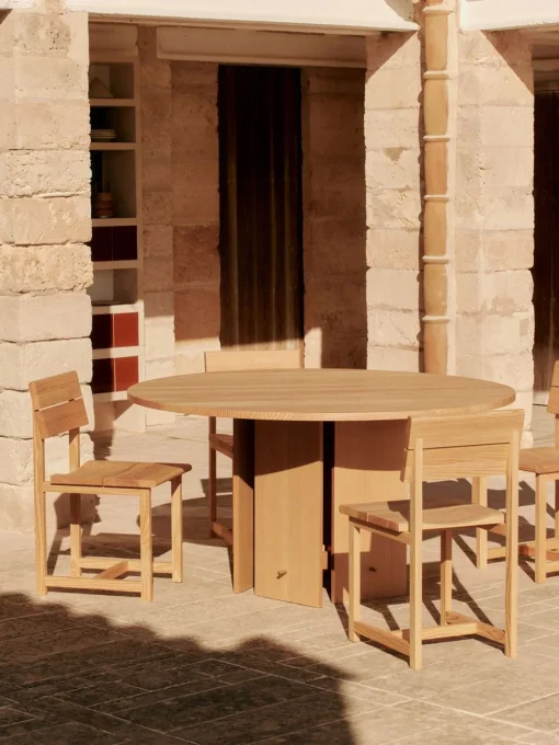 Aukko Dining Table