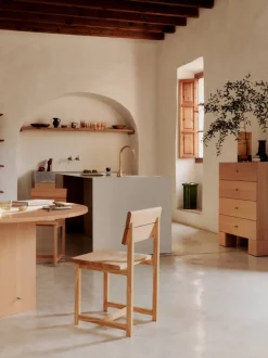 Aukko Dining Table