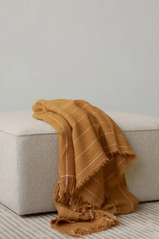 Battus Throw