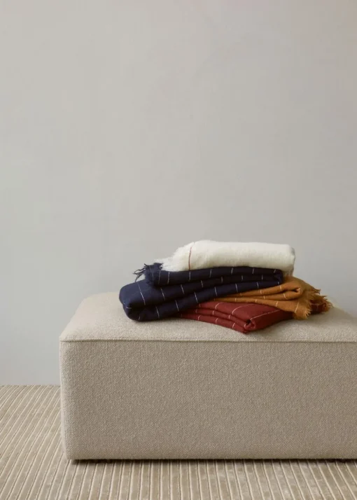 Battus Throw
