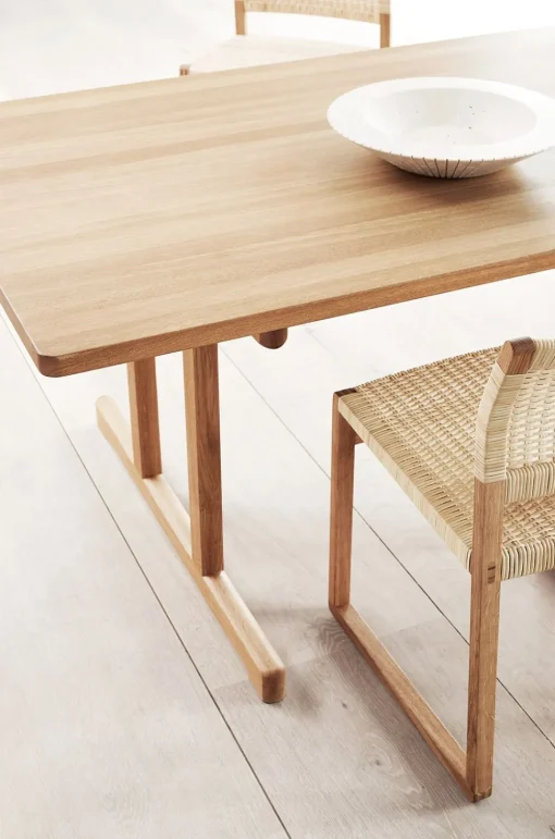BM86 Mogensen Table 6286 by Børge Mogensen