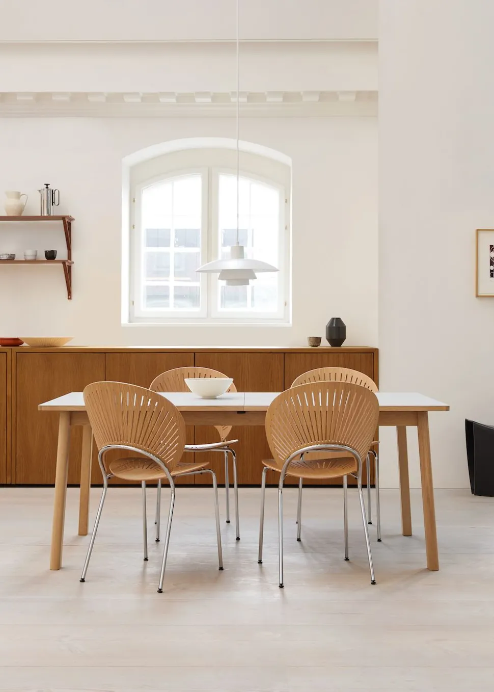 BM29 Shelf 2920 by Børge Mogensen