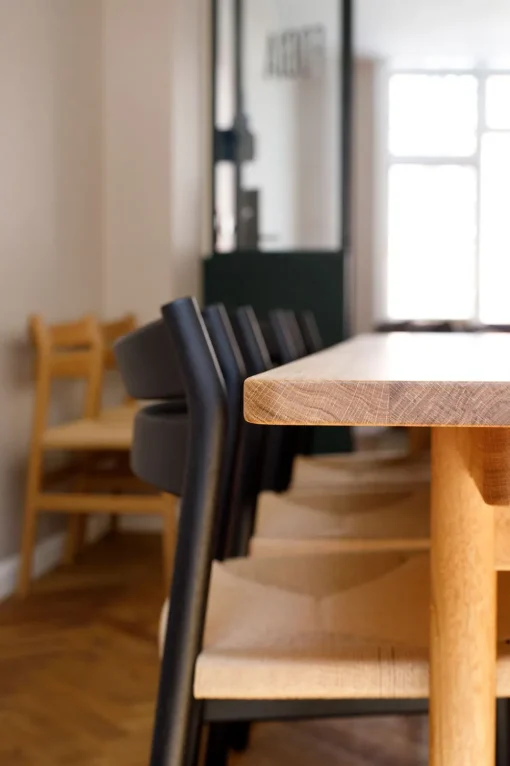 Brú Table