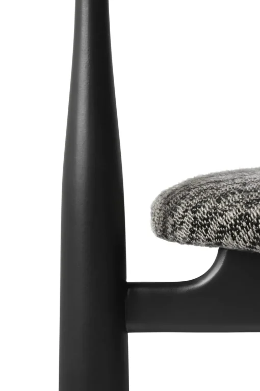 BUKOWSKI CHAIR