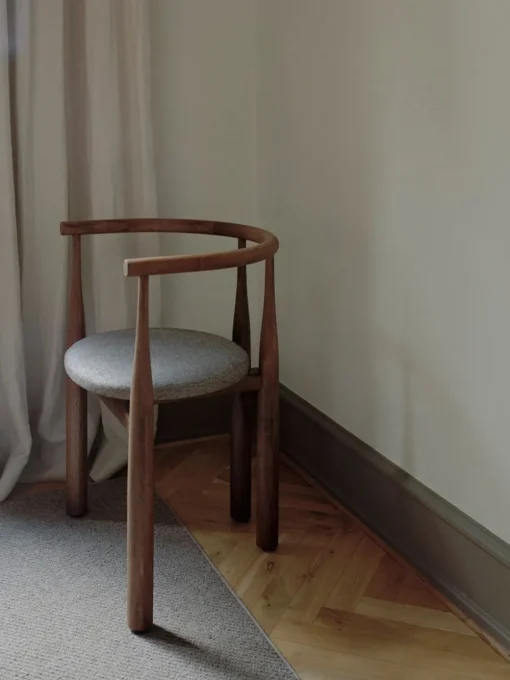 BUKOWSKI CHAIR