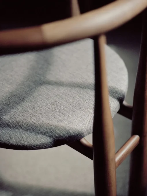 BUKOWSKI CHAIR