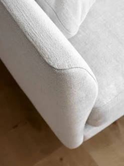 Calmo Sofa 95 5652 by Hugo Passos