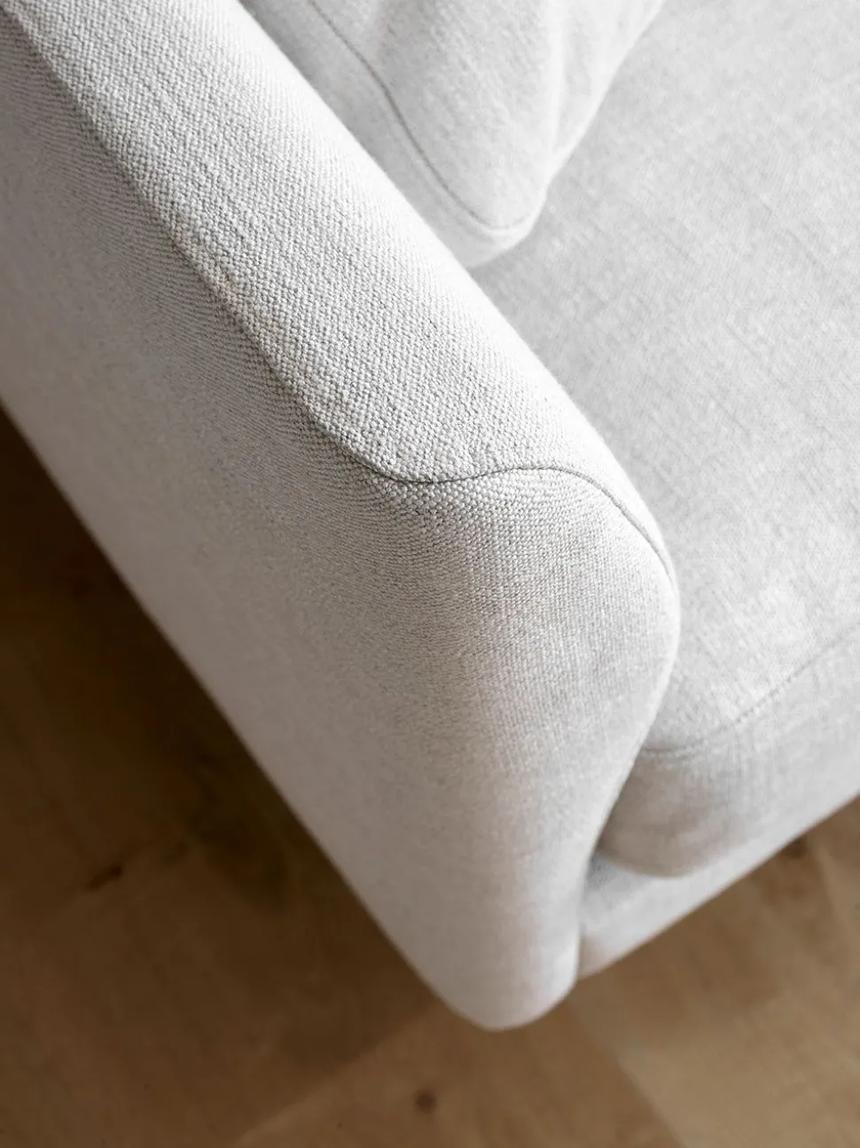 Calmo Sofa 80 5623 by Hugo Passos