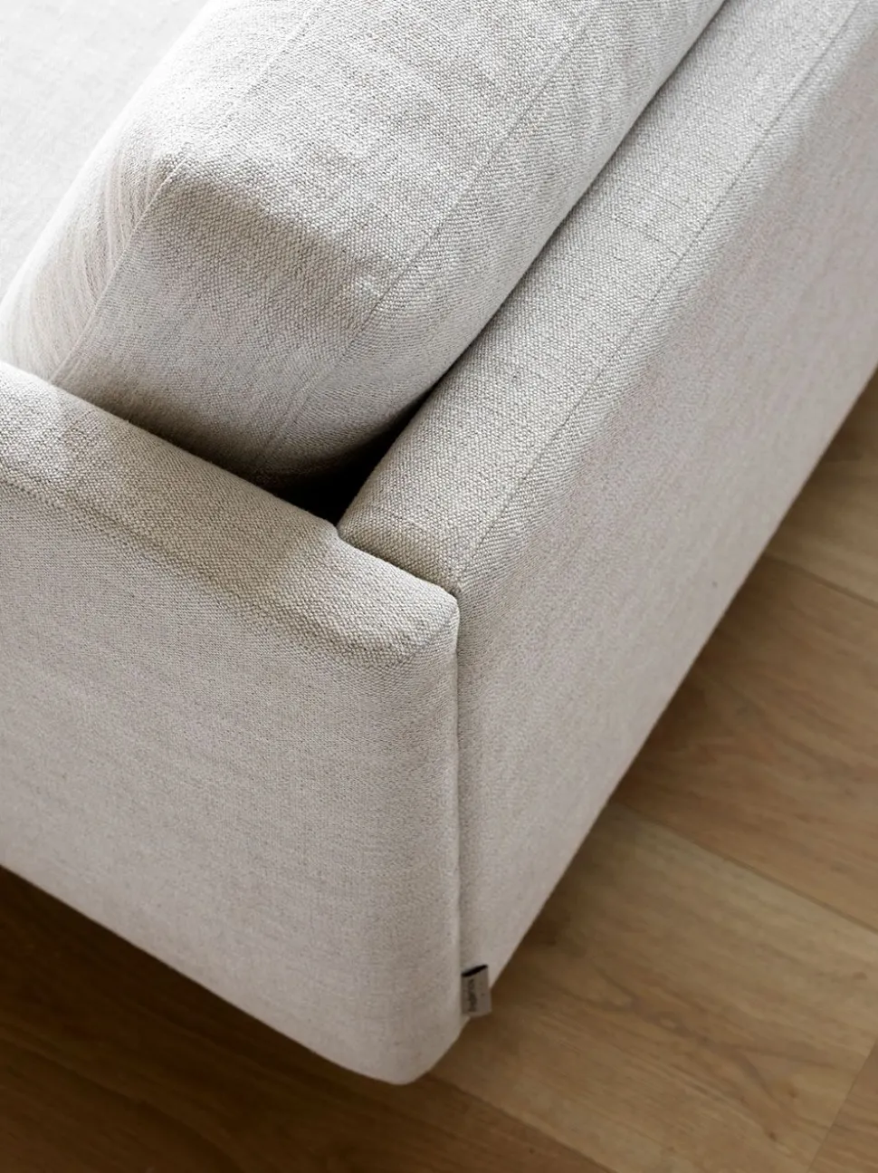 Calmo Sofa 80 5623 by Hugo Passos