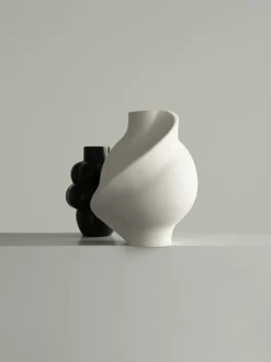 Caramic Pirout vase