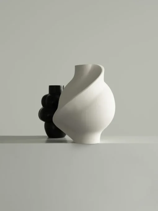 Caramic Pirout vase