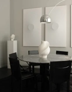 Caramic Pirout vase