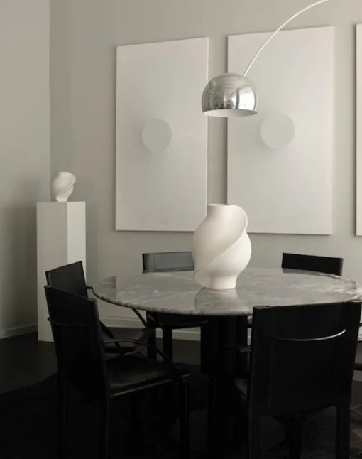 Caramic Pirout vase