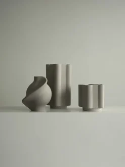 Caramic Pirout vase