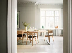 C35BH - Dining table with Dutch pull-out