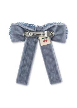 Celebration peal bow hair clip