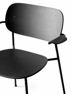 Co Chair w. Armrest / Black Base