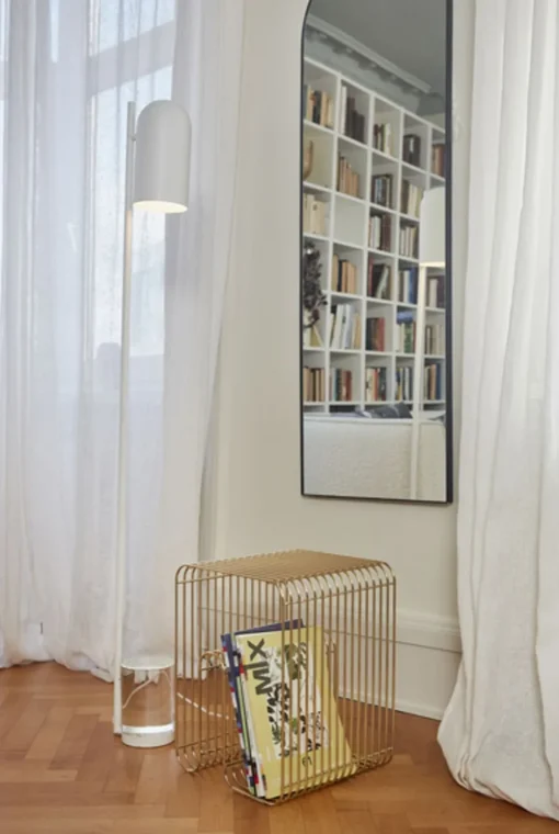 CURVA Stool and Shelf