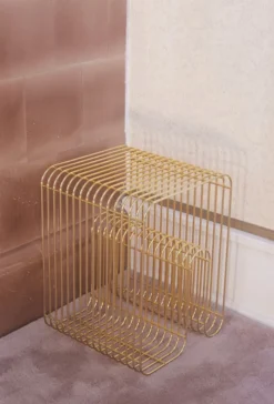 CURVA Stool and Shelf