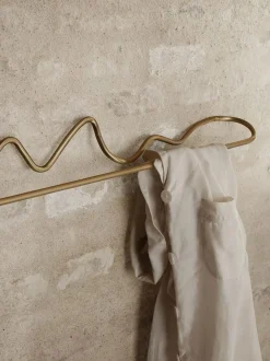 Curvature - Towel Hanger