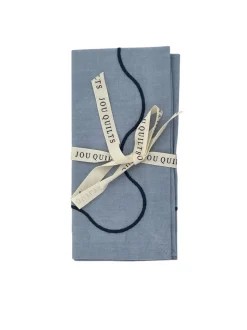 Curved embroidery napkin
